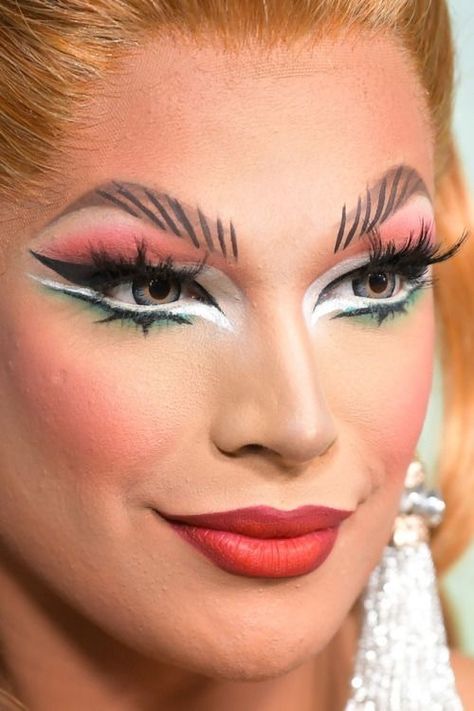 Makeup Up Close, Drag Inspiration, Drag Ideas, Eye Makeup Cut Crease, Mermaid Costumes, Red Carpet Makeup, Drag Make-up, Drag Queen Makeup, Drag Makeup