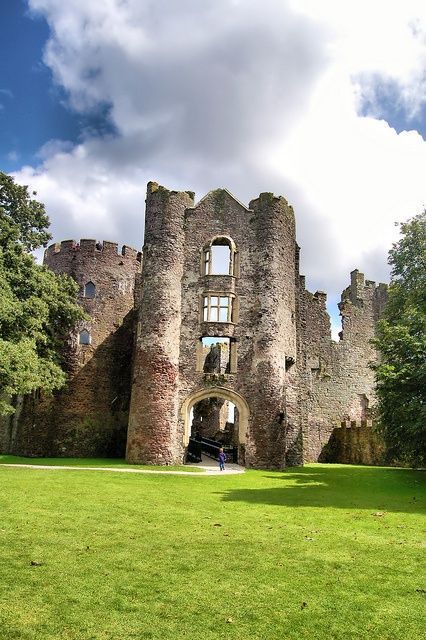 Views from Laugharne Castle Carmarthenshire South Wales 6 by Ian K Price, via Flickr - UK United Kingdom Travel Destinations Honeymoon Backpack Backpacking Vacation #travel #honeymoon #vacation  #backpacking #budgettravel #offthebeatenpath #bucketlist #wanderlust #UnitedKingdom  #UK #exploreUK #visitUK #seeUK #discoverUK #TravelUK Welsh Heritage, Carmarthenshire Wales, Welsh Castles, Castles In Wales, Ireland Dublin, Beautiful Ruins, Visit Wales, Brecon Beacons, Wales Uk