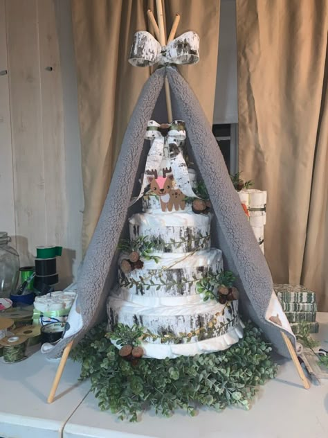 Woodland Theme Diaper Cake, Woodland Diaper Cake Ideas, Woodland Diaper Cake, Woodland Baby Shower Food, Enchanted Forest Baby Shower, Woodland Creatures Baby Shower, Lumberjack Baby Shower, Woodland Baby Shower Decorations