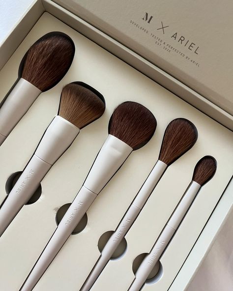 new in 💁🏼‍♀️ Morphe x Ariel signature face 5-piece face brush set @morphebrushes @makeupbyariel #morphebabe #morphebrushes #makeupbrushes #birthdaypresent #meccaaustralia Ariel Signature, Face Brush Set, Morphe Brushes, Face Brush, Brush Set, Ariel, Makeup Brushes, Makeup Tutorial, Makeup