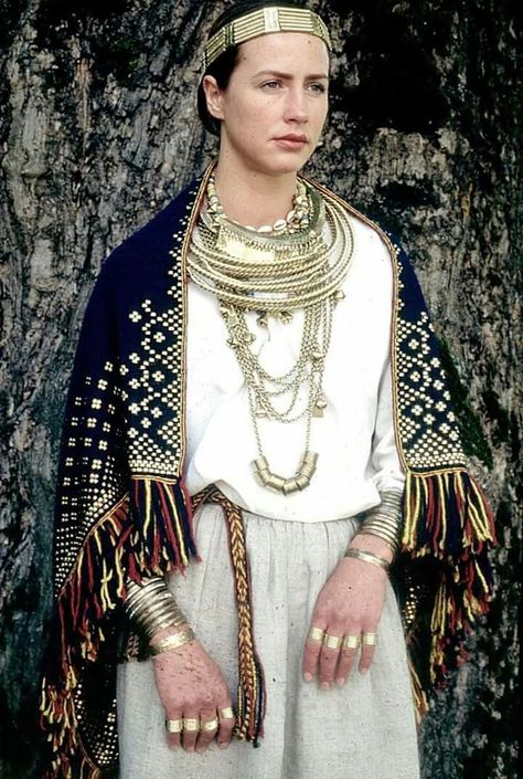 Latvian ethnographical costume Latvian Traditional Clothing, Latvian Folk Costume, Latvian Clothing, Celtic Clothing, Ancient Dress, Medieval Garb, Costumes Around The World, Viking Dress, Medieval Woman