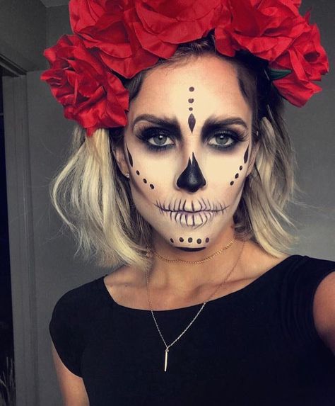 Nem Halloween Makeup, Makijaż Sugar Skull, Maquillage Halloween Simple, Halloween Makeup Sugar Skull, Make Up Diy, Makeup Clown, Makeup Zombie, Halloweenský Makeup, Halloween Make-up Looks