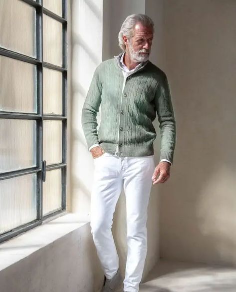 Inspiration for a stylish closet for men in their 60s and over 40 ideas - Fall Update 2024 60s Style Men, Plus Mens Fashion, Closet For Men, Fashion Trends Men, Stylish Closet, 50 Year Old Men, Old Man Fashion, Older Mens Fashion, Men Over 50