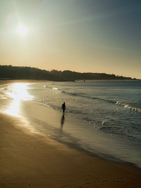 Sunrise Beach, Beach Look, Beach Walk, Walking By, Beach Aesthetic, Walking In Nature, Dream Guy, Vision Board, Walking