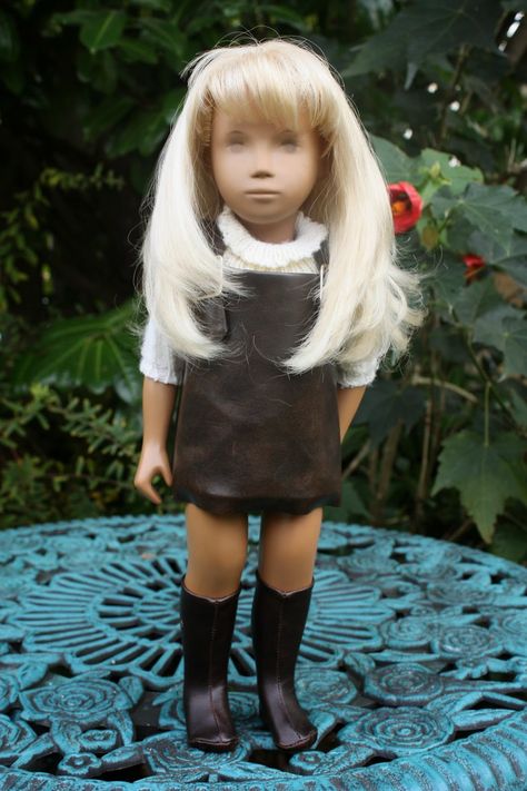 London Girl, Sasha Doll, Parts Of The Body, Dolls For Sale, Personalities, Cornwall, A Car, To Sell, Blonde