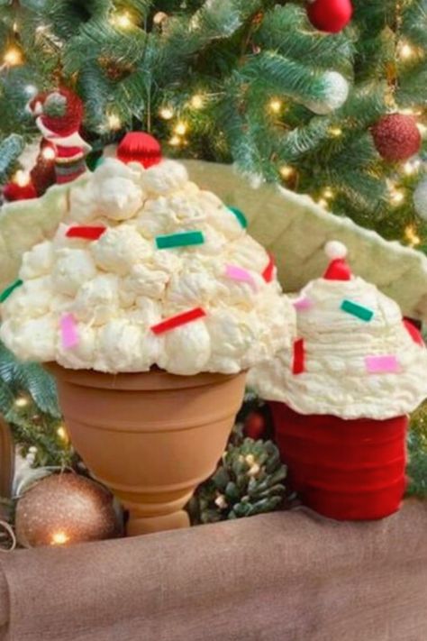 Giant Fake Cupcake - DIY Cuteness Cakes To Decorate, Fake Candy Decorations Diy, Diy Christmas Decorations For Outside, Fake Candy Decorations, Christmas Decorations For Outside, Cupcakes Decoration Diy, Easy Diy Christmas Decorations, Diy Christmas Nail Art, Candy Decorations Diy