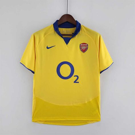 Arsenal FC 03-05 Away Yellow Football Kit Arsenal Kit, Arsenal Jersey, Retro Soccer, Training Kit, Professional Wear, Team Jersey, Arsenal Fc, Soccer Shirts, Football Kits