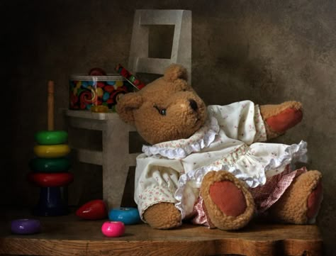 Still Life photo Childhood Objects Photography, Toys Photography Ideas Photo Shoots, Teddy Bear Still Life, Toys Still Life, Modern Still Life Photography, Retro Still Life, Childhood Innocence, Childhood Photography, Art Assignments