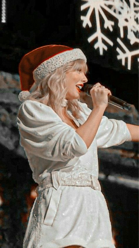 Art Inspiration Creative, Creative Tattoo Ideas, Taylor Swift Christmas, Miss Americana, Photos Of Taylor Swift, Creative Tattoo, Christmas Aesthetic Wallpaper, Christmas Concert, Estilo Taylor Swift