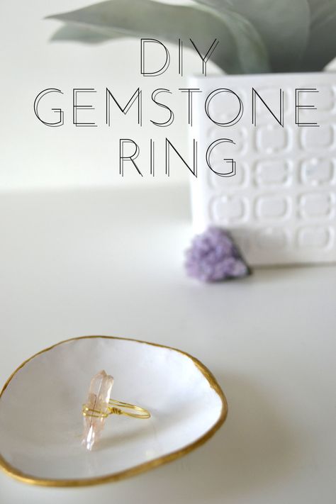 Quartz Necklace Diy, Gemstone Rings Diy, Diy Gemstone Jewelry, Healing Stones Jewelry, Raw Crystal Ring, Raw Gemstone Ring, Diy Crafts For Adults, Diy Jewelry Projects, Raw Quartz Crystal