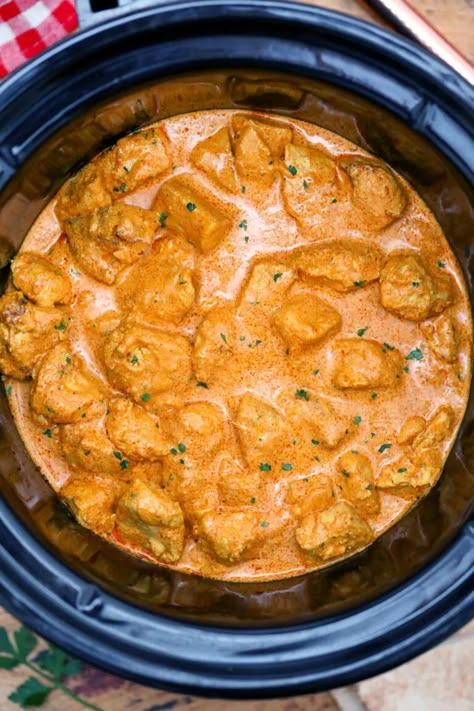 Slow Cooker Butter Chicken - Sweet and Savory Meals Slow Cooker Indian Butter Chicken, Butter Chicken Crockpot, Butter Chicken Recipe Crockpot, Butter Chicken Slow Cooker, Dinner Staples, Slow Cooker Butter Chicken, Ayam Mentega, Resep Makanan Beku, Chicken Panini Recipes