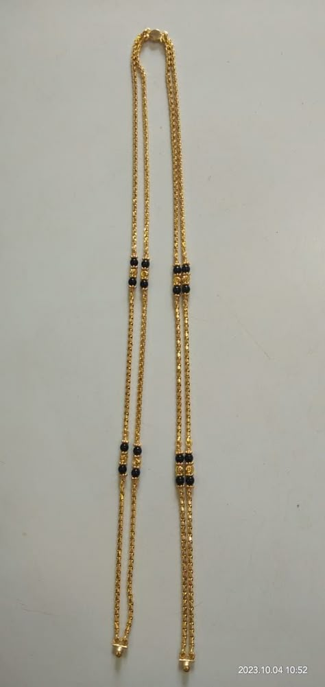 Black Beats Chains Gold, Long Chain Mangalsutra Designs, Mangalasutram Chain Designs Latest, Mangalsutra Chain Designs Gold Long, Mangalsutra Chain Designs Gold, Mangalasutram Chain Designs, Long Black Beads Mangalsutra Designs, Mangalya Chain Designs Gold, Pusthela Thadu