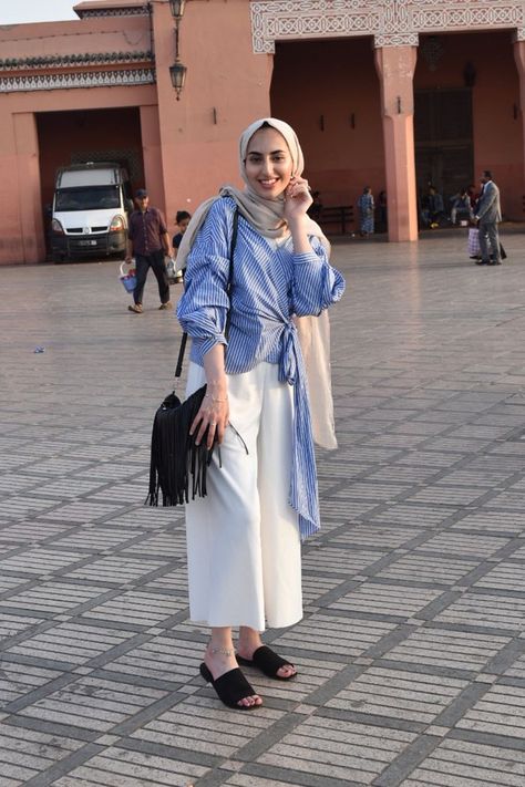 Modest summer fashion: Amira of Modest Mira recommends lightweight cotton and chiffon fabrics Modest Summer Fashion, Hijab Fashion Summer, Estilo Hijab, Modest Summer, Fashion Capsule Wardrobe, Hijab Style Casual, Hijabi Outfits Casual, Outfit Jeans, Modest Wear