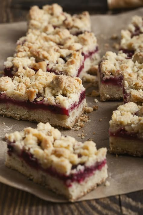 Blackberry Shortbread, Raspberry Oatmeal Bars, Cake Mix Bars, Jam Bars, Cake Mix Cookie Bars, Recipes Using Cake Mix, Easy Bar Recipes, Easy Bar, Raspberry Bars