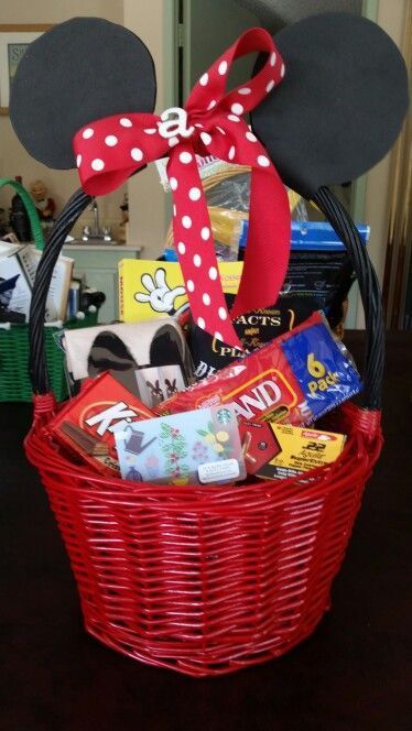 Disney Themed Mickey Easter Basket, Minnie Mouse Easter Basket, Mickey Mouse Party Food, Disney Easter Basket, Disney Gift Basket, Mickey Easter, Mickey Mouse Wreath, Auction Basket, Smart School House