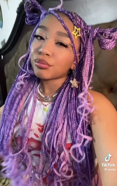 Light Purple Braids For Black Women, Light Pink Braids With Beads, Cute Hairstyles On Braids, Pastel Purple Braids, Black And Purple Goddess Braids, Pastel Braids For Black Women, Lavender Knotless Braids, Lavender Braids For Black Women, Purple Braids Black Women