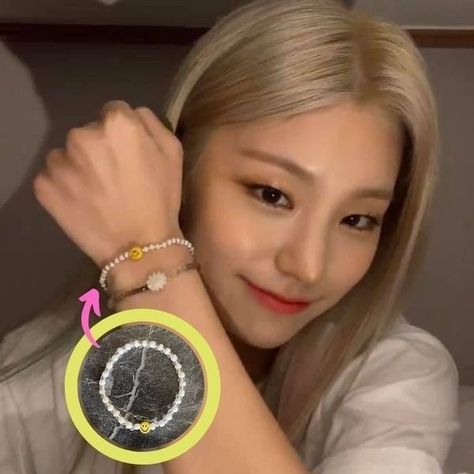 ممكن لايك
Itzy Kpop Idols Beaded Bracelets, Itzy Bracelet, Kpop Idol Bracelet, Yeji Smile, Kpop Bracelet, Jewelry Kpop, Pop Beads, Pop Jewelry, Itzy Yeji