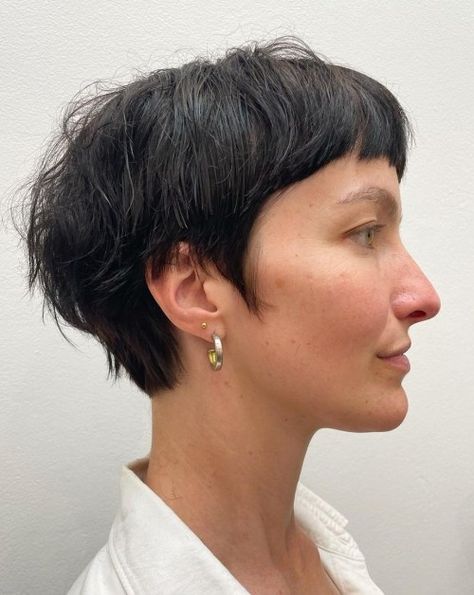 Short Bixie Cut with Baby Bangs Micro Bob Haircut With Bangs, Short With Undercut, Short Choppy Haircuts With Bangs, Razor Pixie Haircut, Piecy Pixie Haircut, Pixie Haircut Bangs, "wixie" Haircut, 2023 Pixie Cuts, 2023 Pixie Hair Trends