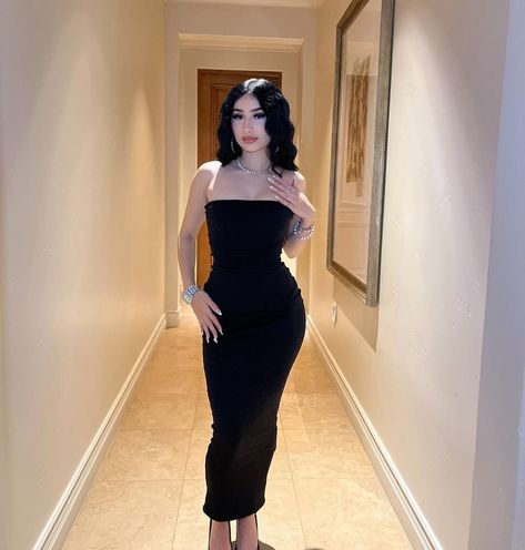 Tessa Ortega, Elegant Black Dresses, Color Of Happiness, Mafia Dress, Classy Black Dress, Latina Fashion Outfits, Fashion Top Outfits, Latina Fashion, Stylish Party Dresses