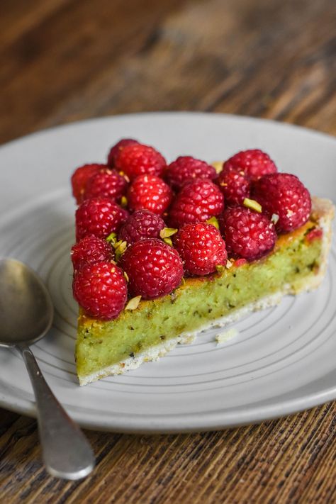 Raspberry Pistachio Frangipane Tart - Pardon Your French Pistachio And Raspberry Tart, Pistachio Frangipane Tart, Pistachio Raspberry Tart, Pistachio Tart Recipes, Pistachio Frangipane, Apricot Frangipane, Raspberry Pistachio, Pistachio Dessert, Pistachio Recipes