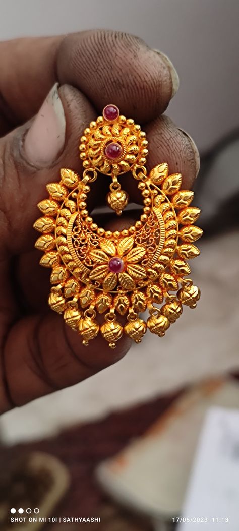 Ramleela Sadha earrings Gold Earrings Models, Gold Design, Gold Earrings, The Selection, Models, Gold, Quick Saves