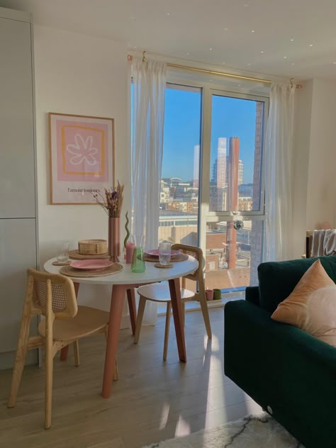 Mid Century Modern Small Apartment, Pastel Apartment Aesthetic, Apartment Aesthetic Kitchen, American Classic Interior, Light Pink Rug, Pastel Apartment, Small House Living Room, Danish Dining Table, Pastel Danish