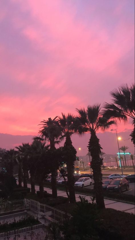 Pink Sunset Wallpaper Iphone, Pink Wallpaper Sunset, Pink Wallapers Aesthetics Iphone, Pink Hour Sky, Pink Sea Wallpaper, Pink Sea Aesthetic, Izmir Wallpaper, Pink Hour Aesthetic, Pink Summer Wallpaper Iphone