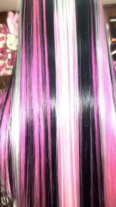 Goth Skunk Hair, Pink White And Black Hair, Brown And Pink Striped Hair, Blonde And Dyed Hair, Chunky Hairlights, Coloured Hair Inspiration, Pink And Black Skunk Hair, Pink And Blonde Skunk Hair, Pink And Blonde Highlights In Black Hair