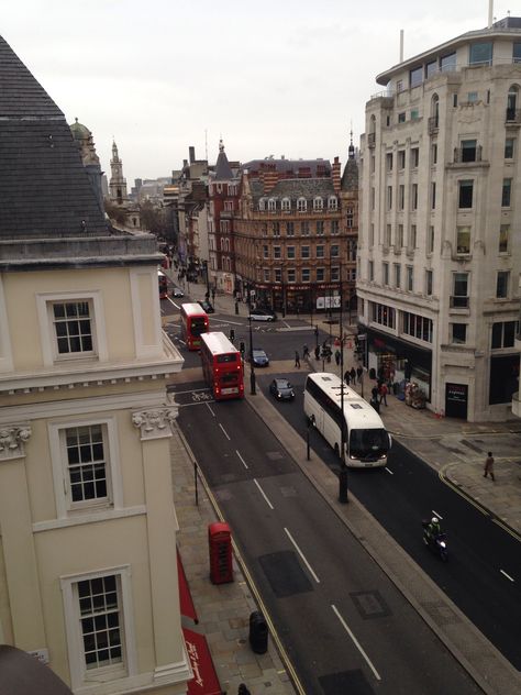 Appartment In London, London Flat View, Flat In London Aesthetic, Small London Flat Aesthetic, London Room Aesthetic, London View From Window, London Apartment View, London Flat Aesthetic, London Apartment Aesthetic