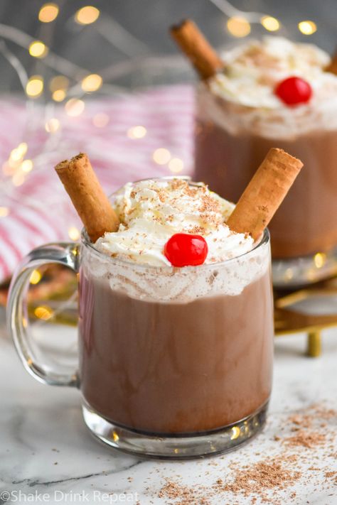 The Drunk Reindeer is a rich and boozy chocolate beverage that can be enjoyed warm or cold. Garnished to look like the face of a reindeer, this cocktail is fun and festive for your holiday party. Drunken Rudolph, Rudolph Cocktail, Christmas Alcohol Gifts, Drunk Reindeer, Unique Hot Chocolate, Shake Drink, Christmas Alcohol, Boozy Hot Chocolate, Boozy Chocolate