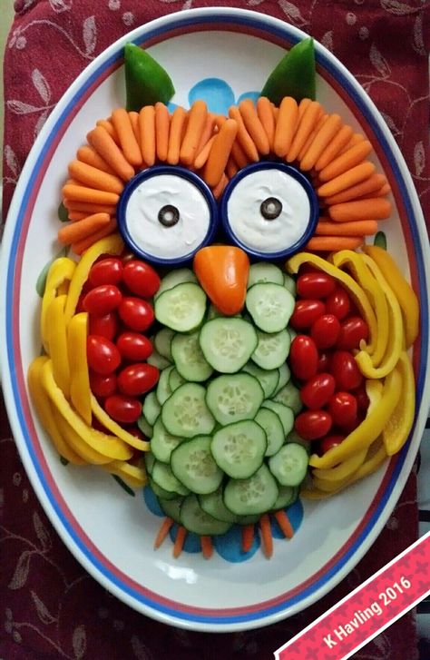 Nesting Party, Birthday Meals, Fruit Creations, Fruit Platter Designs, Decorações Com Comidas, Vegetable Tray, Food Art For Kids, Amazing Food Decoration, Food Memes