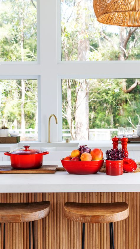 Le Creuset Kitchen Aesthetic, Le Creuset Volcanic Table Setting, Le Creuset Plates, La Crueset, Modern Kitchen Essentials, Red Le Creuset Kitchen, Red Le Creuset, Le Creuset Cookware Colour, Le Creuset Licorice