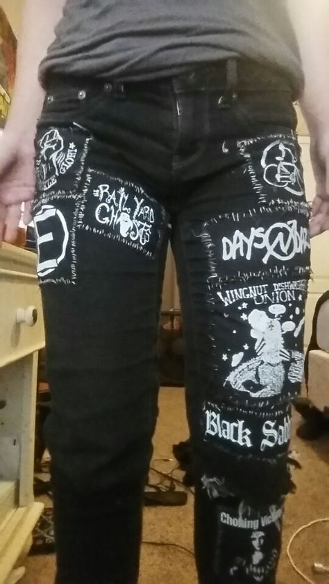 Punk patched pants Goth Patch Pants, Patch Pants Outfit, Patch Pants Ideas, Punk Patch Pants, Edgy Club Outfits, Patch Pants Punk, Crust Punk Pants, Patched Pants, Crust Pants