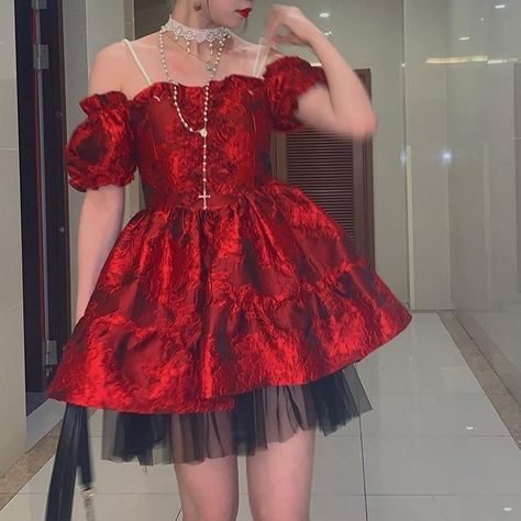 Red Puffy Dresses, Short Puffy Dresses, Long Sleeve Grunge, Clothes Fashion Outfits, Puffy Sleeves Dress, 90s Fashion Aesthetic, Early 2000s Aesthetic, Poofy Skirt, Y2k Fashion Aesthetic