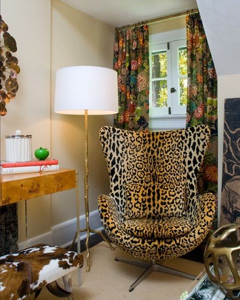 i have a big crush on this leopard covered egg chair. like ginormous. Leopard Print Chair, Animal Print Furniture, Leopard Chair, Leopard Print Pillows, Animal Print Decor, Animal Magnetism, Printed Chair, Décor Diy, Magnetism