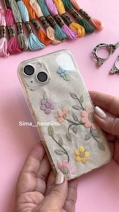 Embroidery Cases, Crochet Phone Cover, Embroidery Stitches Beginner, Clothes Embroidery Diy, Simple Hand Embroidery Patterns, Diy Embroidery Designs, Diy Embroidery Patterns, Basic Embroidery Stitches, Hand Embroidery Tutorial