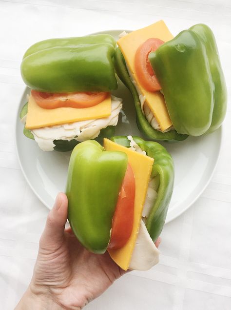 Best Bell Pepper Sandwich Recipes — The College Nutritionist Pepper Sandwich, Plats Healthy, 200 Calories, Bell Pepper, Sandwich Recipes, Keto Diet Recipes, Healthy Lunch, Guacamole, Peppers