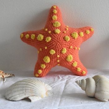 Starfish amigurumi pattern by The Flying Dutchman Crochet Design Crochet Starfish Pillow, Starfish Amigurumi, Starfish Crochet, Crochet Ocean Animals, Ocean Crochet, Crochet Ocean, Crochet Starfish, Amigurumi Plushies, Starfish Pillow