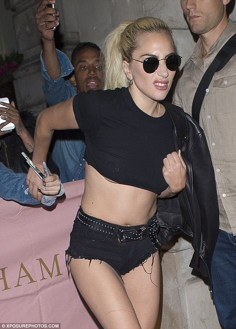 Lady Gaga Looks, Lady Gaga Outfits, Perfect Illusion, Lady Gaga Joanne, Lady Gaga Fashion, Lady Gaga Photos, Tiny Shorts, Lady Gaga Pictures, Mother Monster