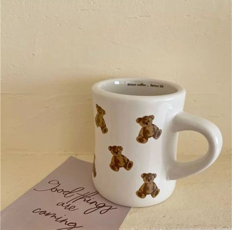 Teddy Bear Mug, Bear Mugs, Ceramic Cafe, Diy Pottery Painting, Bear Mug, Cappuccino Mugs, Bear Paintings, Beige Ceramic, Pottery Painting Designs