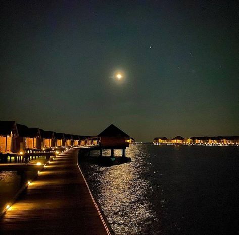 Maldives At Night, Maldives Night, Anand Karaj, Night Scenes, Night Couple, Sore Eyes, Copyright Free, Night Scene, Night Aesthetic