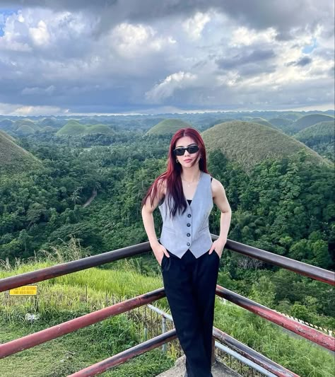 bini mikha Girl Pilipina, Red Hair Video, Red Hair Pictures, Kylie Padilla, Bini Ph, Wonder Woman Logo, Pretty Brunette, Best Friends Aesthetic, Burgundy Hair