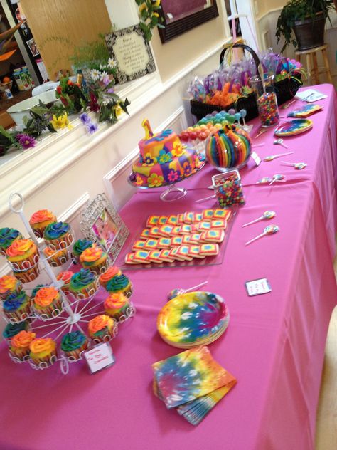 Sweets table for Tie Dye Birthday party! Tie Dye Centerpieces Parties, Tie Dye Birthday Party Ideas, Tie Dye Food, Hippy Party, Tie Dye Birthday Party, Tie Dye Birthday, Tie Dye Party, Hippie Party, Sweets Table