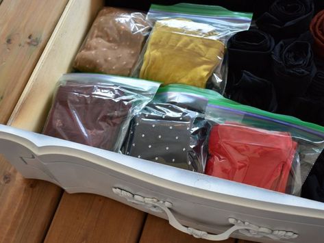 Tights Organization Ideas, How To Store Tights, Tights Organization, Condo Organization, Organization Closet, Fitness Activewear, Fashion Organization, Hanging Organizer, How To Store