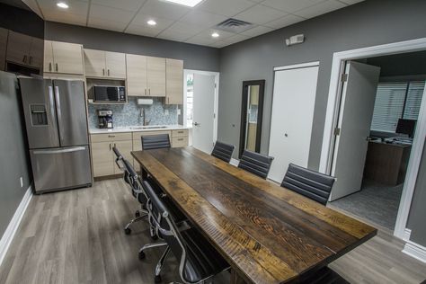 Break Room Design Employee, Office Kitchenette Break Room, Employee Break Room Ideas Design, Hotel Employee Break Room, Dental Office Break Room, Staff Kitchen Break Room, Office Lunchroom Ideas, Salon Break Room Ideas, Small Break Room Ideas