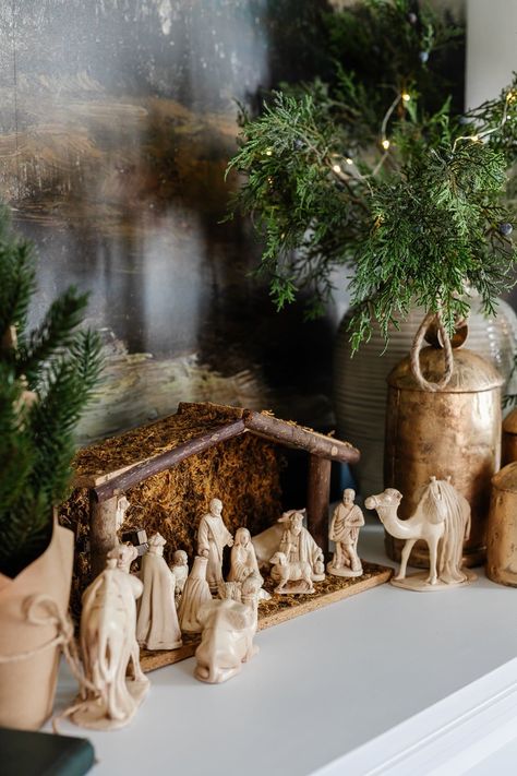 Nativity Set Under Tree, Willow Nativity Display Ideas, Large Indoor Nativity Set, Christmas Decor Nativity Scene, Christmas Manger Decor, Display Nativity Collection, How To Style A Nativity Scene, Christmas Decor Ideas Nativity, Nativity Scenes Christmas