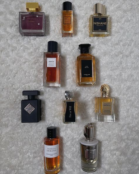 Vanilla perfumes flat lay. 🍦 Queening Vanilla Diorama Note Vanillee Escapade Gourmande Fire at Will Absolute Aphrode Tihota Ani Babycat Cuir Beluga Spot any favorites? . . . . . . . . . . . . . . . . . . . . . . . . . . . . . . . . Luxury, womens perfume, layering combo, beautiful perfumes, perfume suggestion, perfume content, perfume collection, perfume addict, designer perfume, beauty #Reel #instareels #perfumes #perfume #fragrance #beauty #fypage #reels #vanillaperfumes #top10perfume... Vanilla Routine, Vanilla Diorama, Content Perfume, Fire At Will, Routine Board, Perfume Content, Vanilla Perfumes, Perfume Layering, Collection Perfume