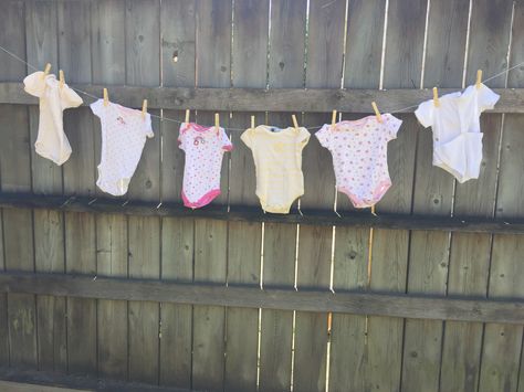 Baby girl shower onesie décor string Girl Shower, Gender Reveal, Party Themes, Onesies, Party Ideas, Baby Shower, Shower