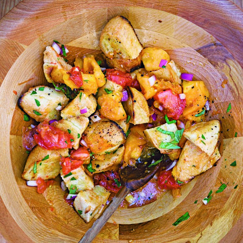 Grilled Bread and Tomato Salad recipe | Epicurious.com Bread Salad Recipe, Fried Toast, Panzanella Recipe, Grilled Squash, Chewy Bread, Radicchio Salad, Tomato Salad Recipes, Beefsteak Tomato, Grilled Bread