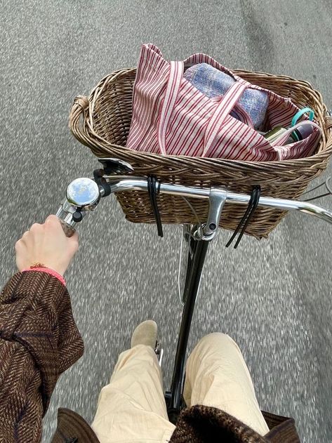 Bike Basket, Fall Mood, Spring Vibes, 2024 Vision Board, 2024 Vision, City Life, Summer Aesthetic, Life Is Beautiful, Photo Dump